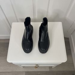 Flatform Lug Sole Chelsea Boots