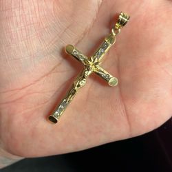 14k Gold Jesus pendant 