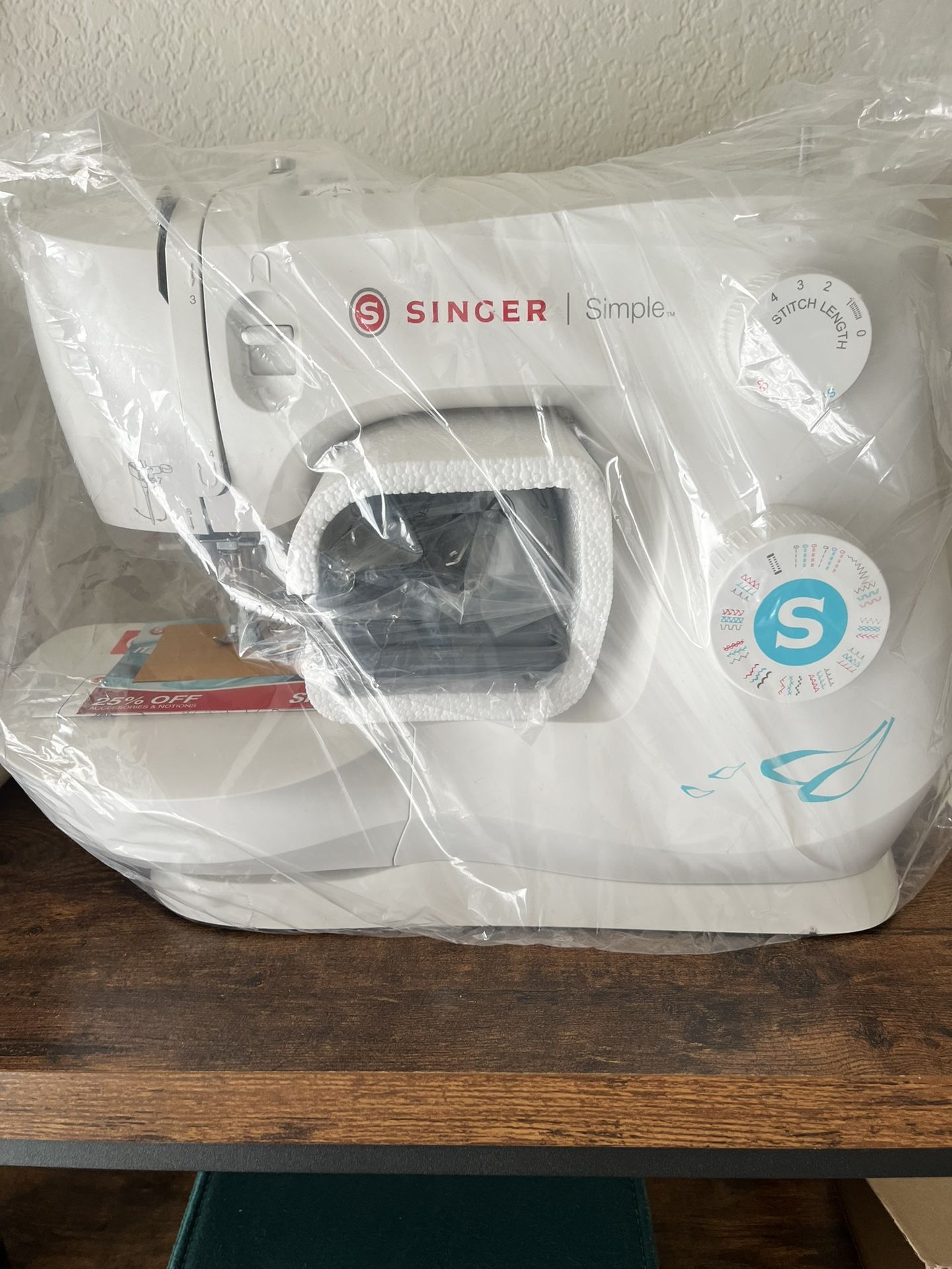 SINGER SIMPLE/ BRAND NEW NEVER OPENED 