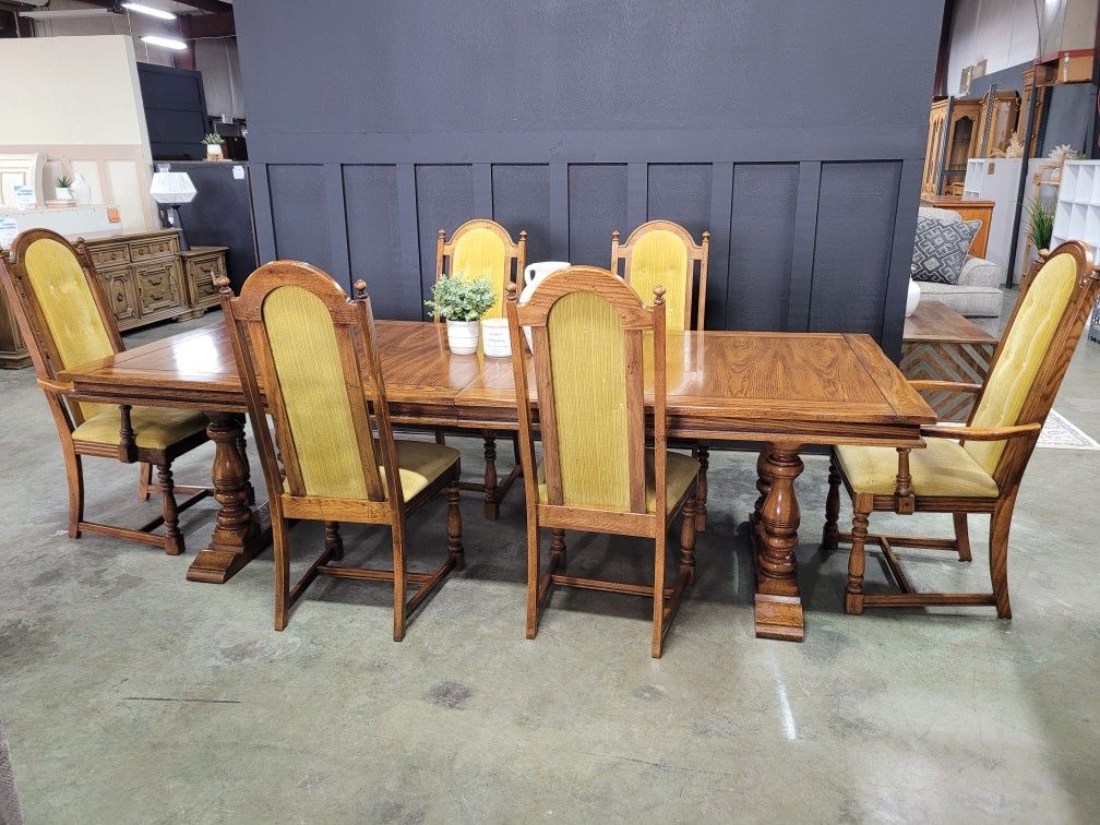 Vintage Extendable Dining Table
