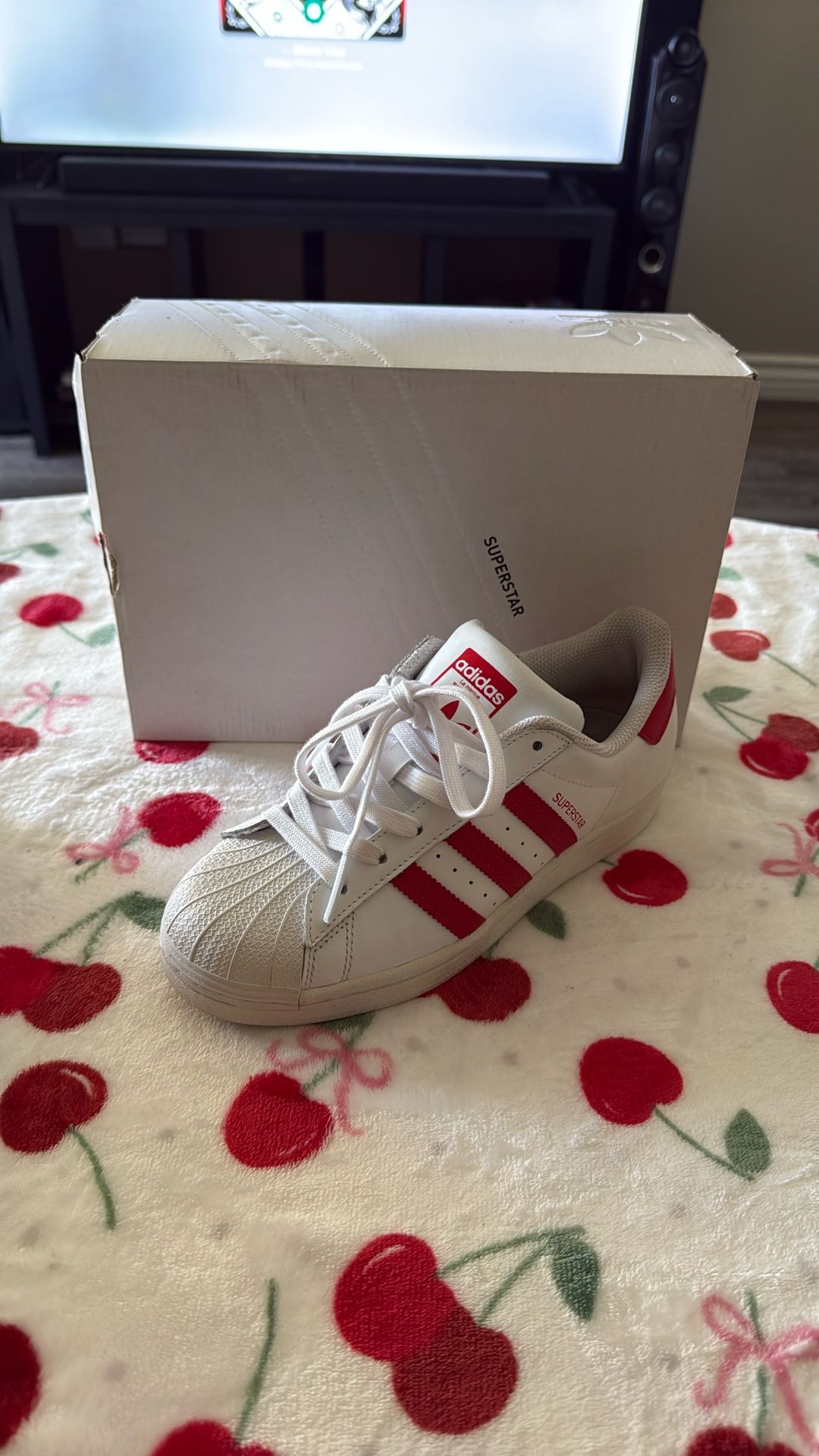 SUPERSTAR J Scarlet? SHOES SIZE US 5!