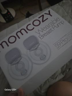 Momcozy breast pump