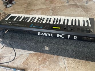 Kawai K1 II 61 key Synthesizer Keyboard with hard shell case