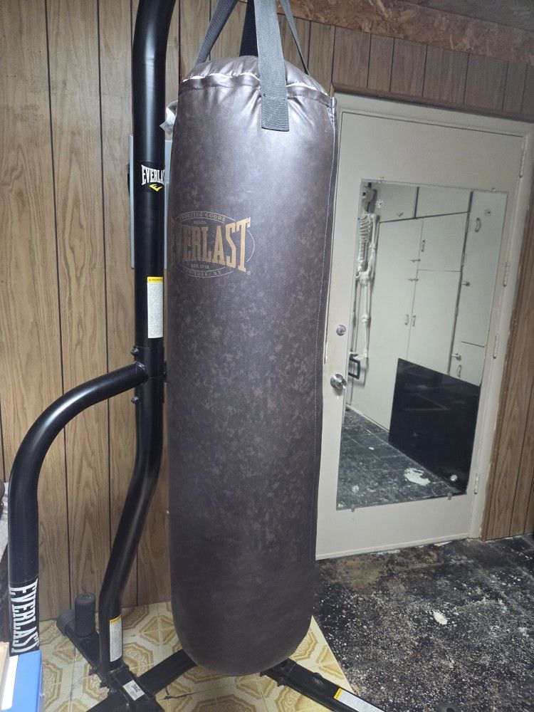 Polycanvas 70lb Punching Bag With Stand