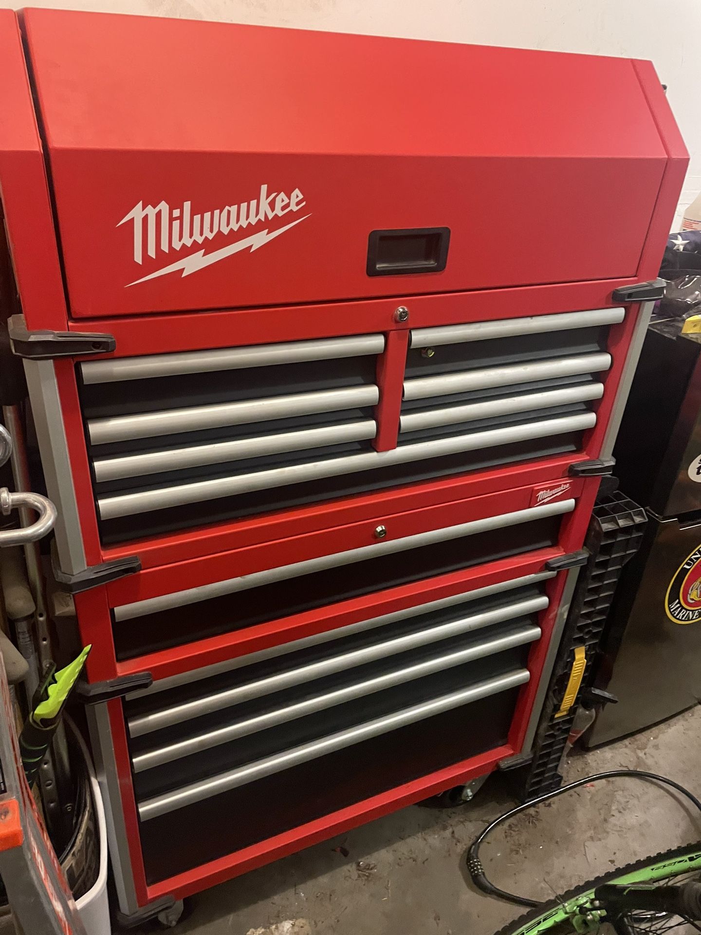 Milwaukee Tool Box 36in Wide 22in Deep