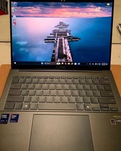 ASUS ZENBOOK /intel Core 9