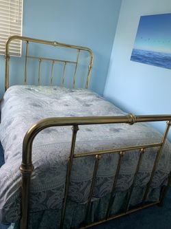 Brass bed- Full size