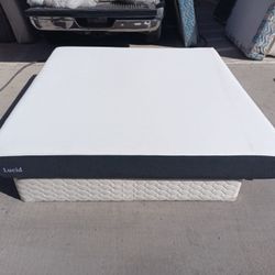 King Memory Foam Mattress And Box Spring 