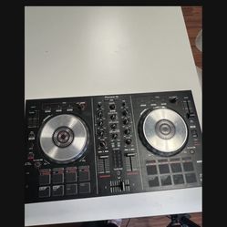 Pioneer DJ Serato mixer DDJ-SB2