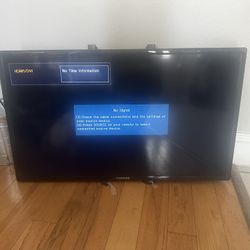 📺 Samsung 32” LED HDTV + Wall Mount – Great Condition!