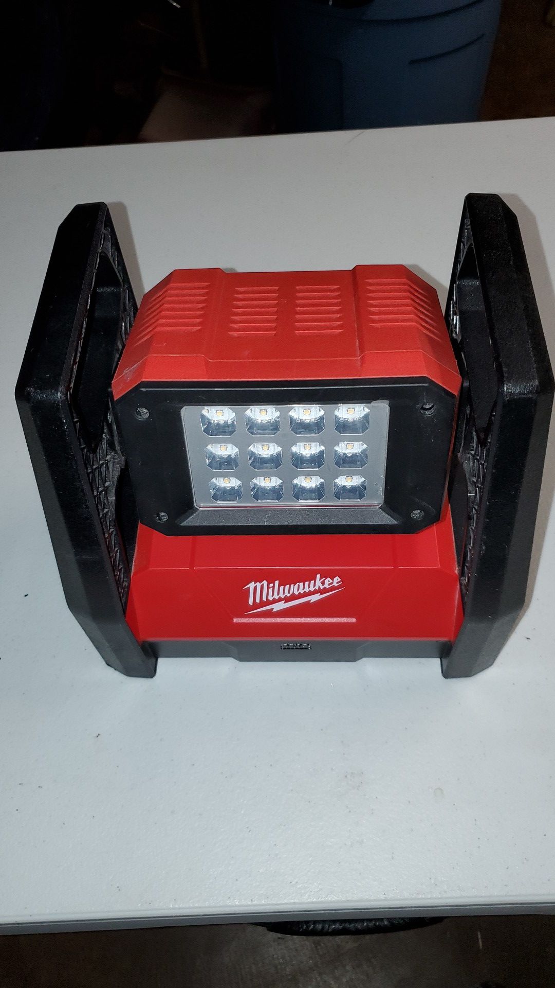Milwaukee M18 LED Flood Light