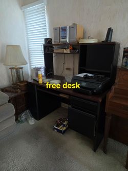 Free desk