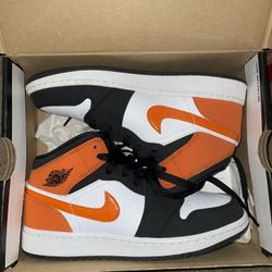 Air Jordan 1 Mid Shattered Backboard Shoe Size In Description