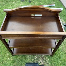 BABY CHANGING TABLE
