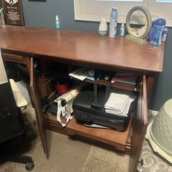 Beautiful Stone creek Desk 
