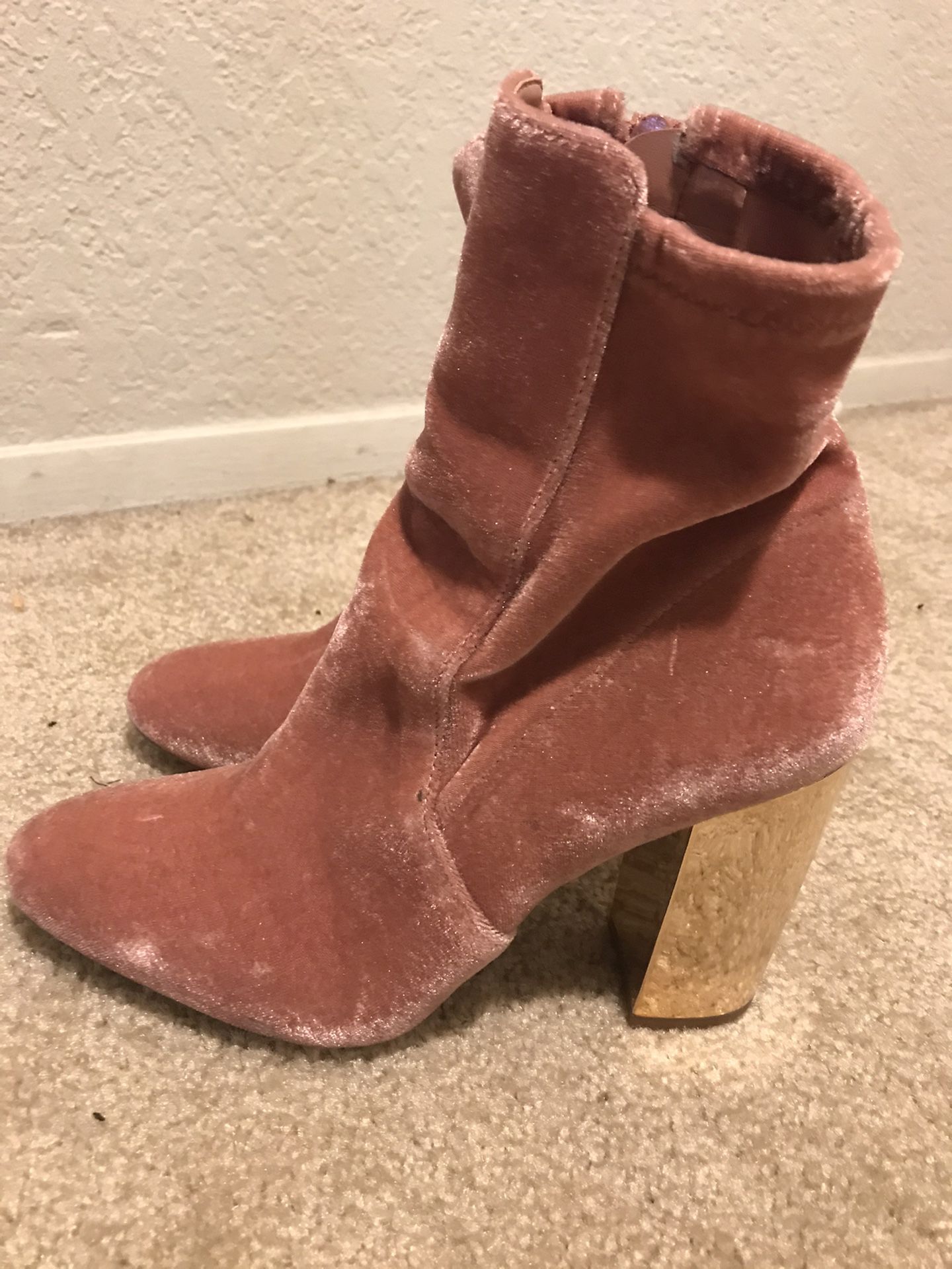 ALDO boots size 7, new - salmon colored with gold heels!!