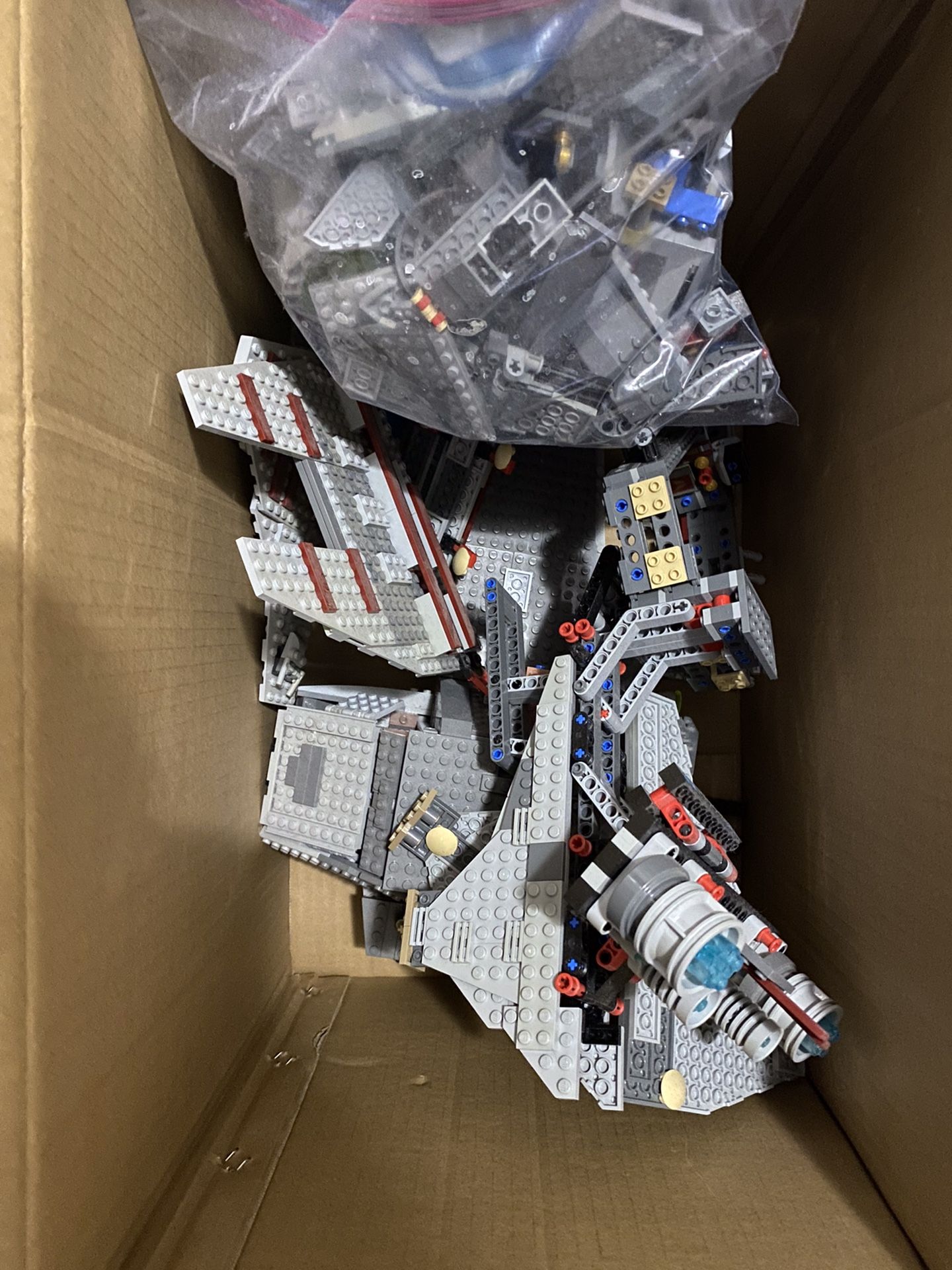 Box Of Various Lego Star Wars for Sale in Boca Raton, FL - OfferUp