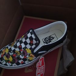 New Vans Size 6 Women's