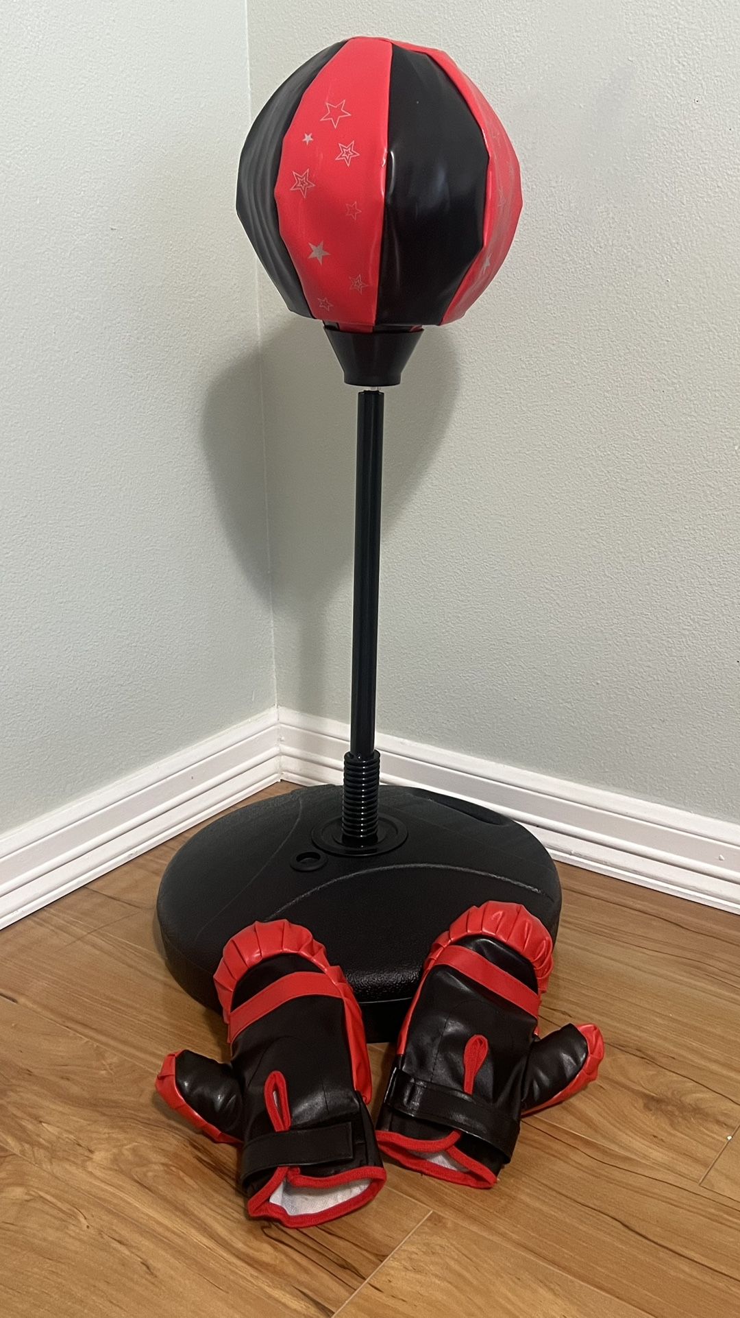 ToyVelt Punching Bag for Kids Boxing Set Includes Kids Boxing Gloves and Punching Bag, Standing Base with Adjustable Stand + Hand Pump - Top Gifting I