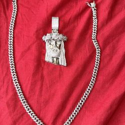 VVS MOISSANITE MIAMI CUBAN LINK/JESUS PIECE 