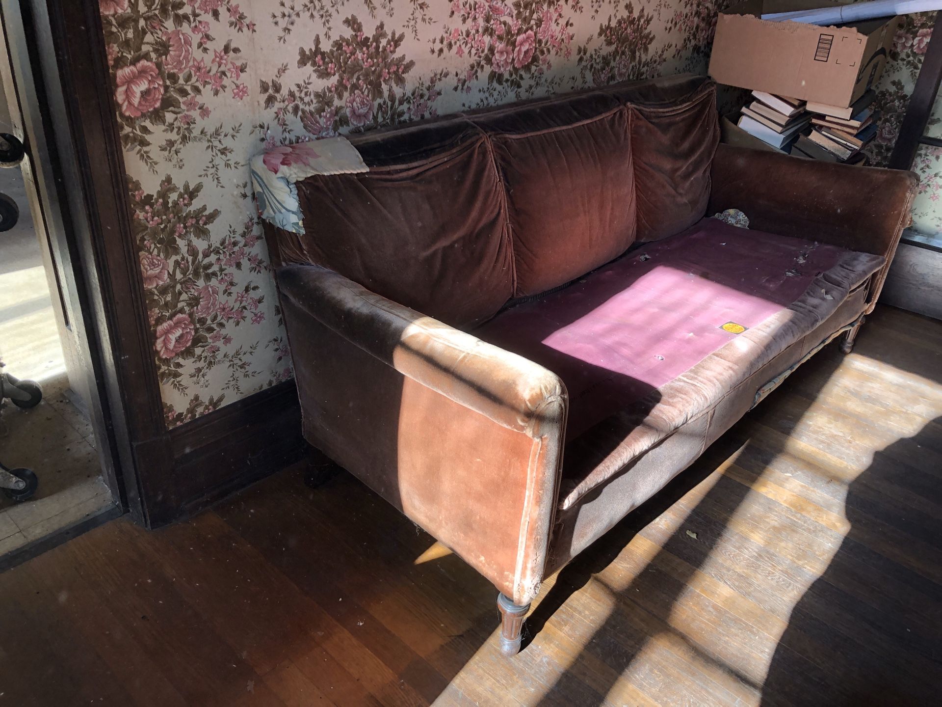 Free vintage sofa