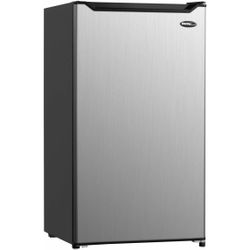 Danby DCR044B1SLM-6 4.4 Cu.Ft. Compact Refrigerator with Chiller-Mini Fridge Stainless Steel
 .ADO #:ALM-95014
New with Dents .Price is Firm.
