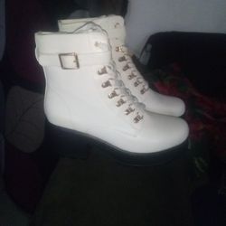 Woman Boots Size 8