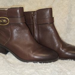 Coach Dylan Horse-and- Carriage Boots Size 5