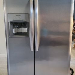 Frigidaire Side-by-Side Refrigerator – Stainless Steel