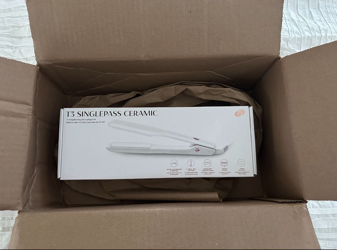 Brand New T3 Singlepass Ceramic Flat Iron
