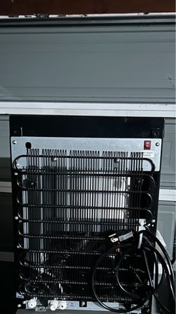 Countertop water machine