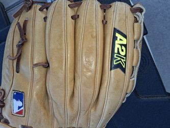 Collectors Baseball Glove In Excellent Condition $100 Very Very Firm