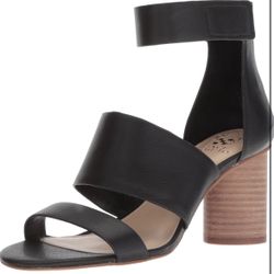 New In Box Vince Camuto Junette Strappy Heels Black Soft Grain Size 6.5 Women’s