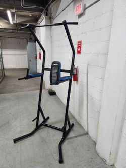Fitness, Workout, HomeGym, Biceps, Triceps, Strong arms Pull up Power Tower. Delivery fee,Miami33130

Sturdy steel power tower with a black finish and