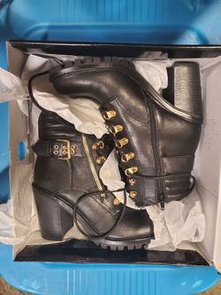 NEW- Black Guess Boots Size 7.5