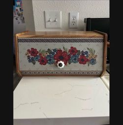The Pioneer Woman Bread Box