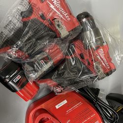 Milwaukee M12 Drill And Impact Kit