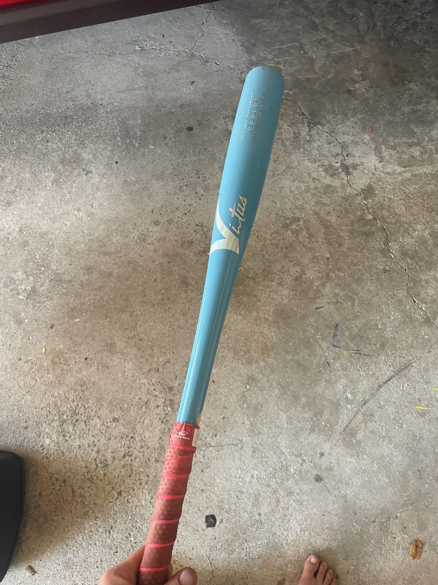 Victus Wood Bat 29 Inch
