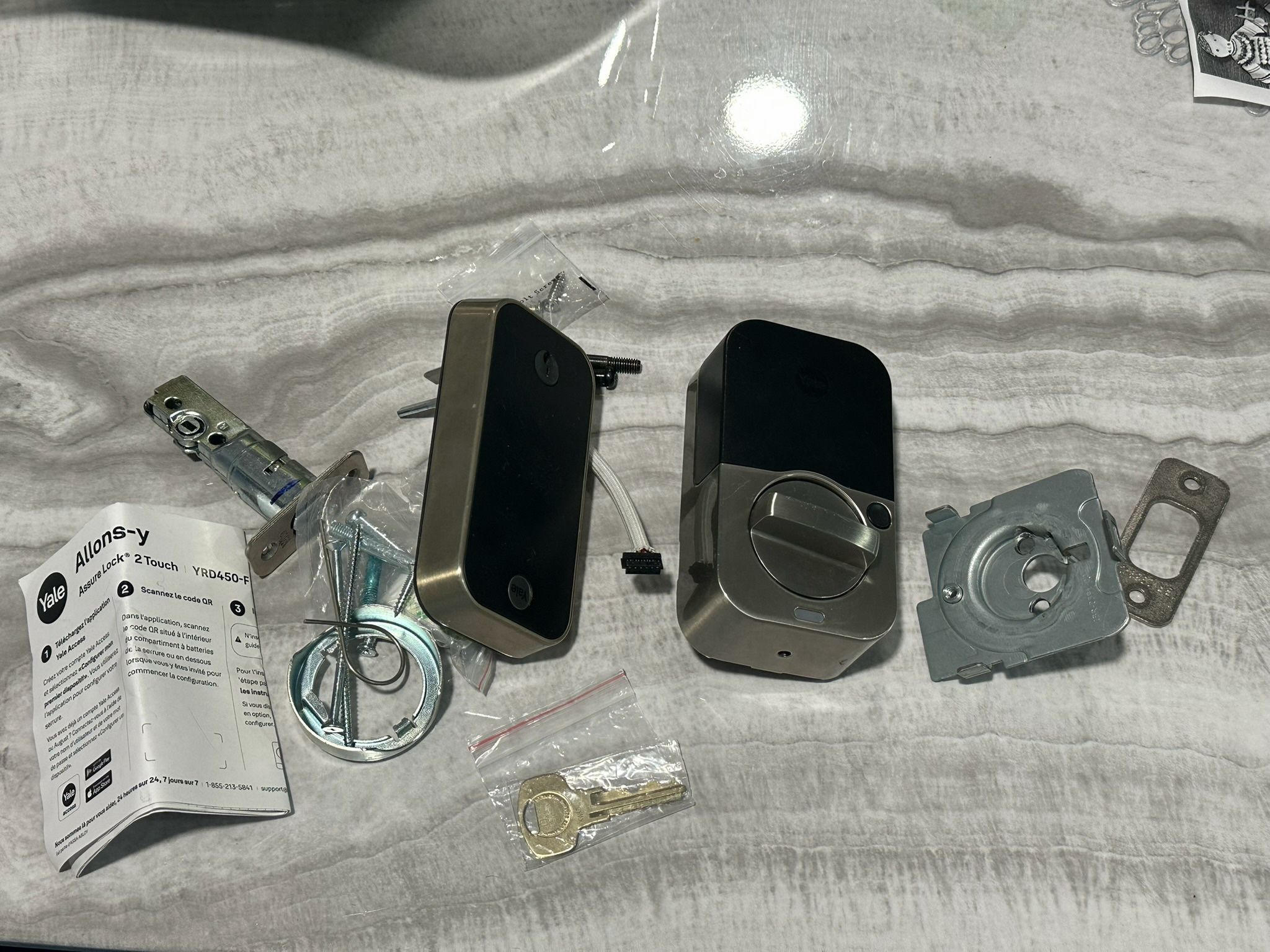 π π
π» Yale Assure lock 2 touch with key