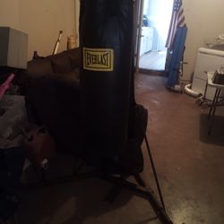 Punching Bag And Equipment And Stand 