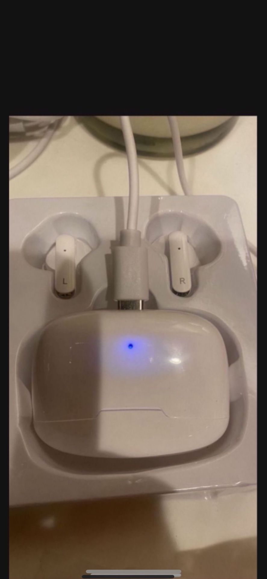 WIRELESS EARBUDS