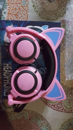 Headphone with light