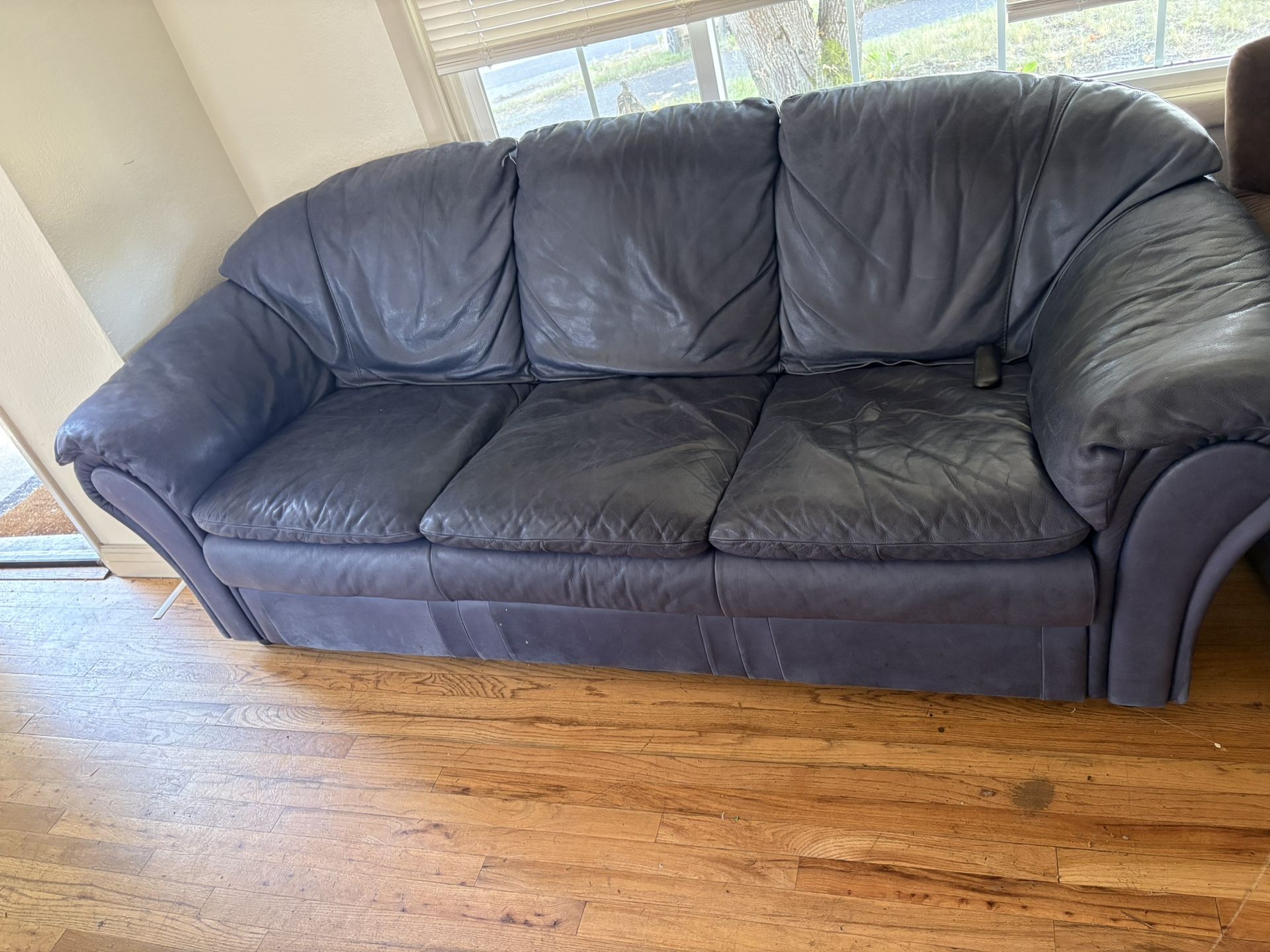 2 Leather Couches
