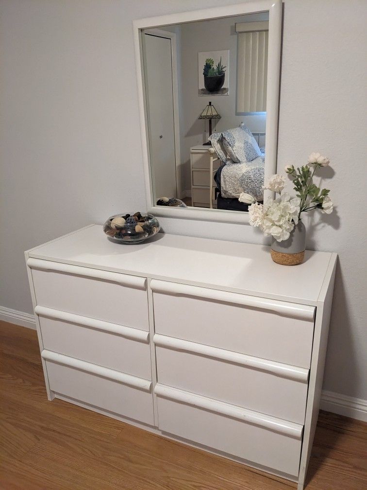 Wood White Dresser & Mirror