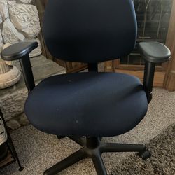 Office Chair — Great Condition