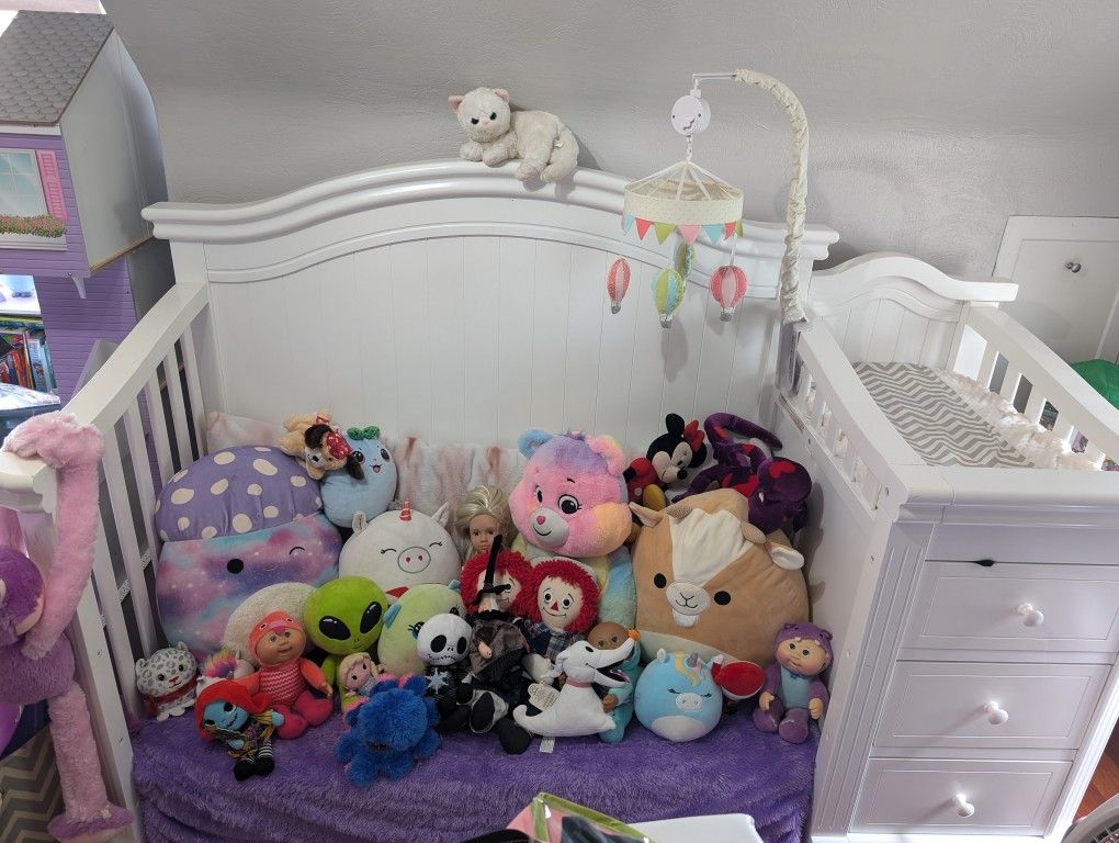 Sorelle Vista Elite 4-in-1 Crib With Changing Table