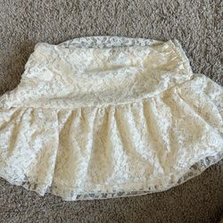 cream skirt 🤍