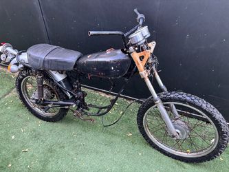 Yamaha dirt bike