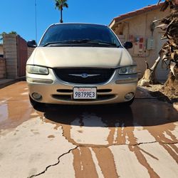 1999 Chrysler Town & Country