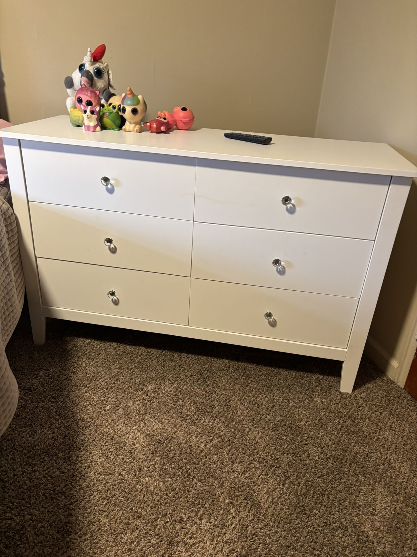 White 6 Drawer Dresser 